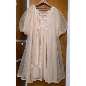 Vtg 50s 60s PEACH Sheer Nylon PRINCESS Peignoir Robe Lace Gown Set Puff Sleeve M